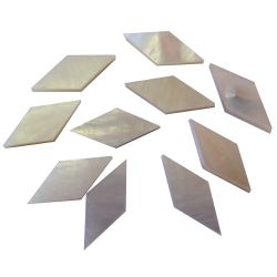 Pistagnes en nacre blanche 20 x 8 mm (diagonales) �paisseur 1,5 mm les 10 pi�ces